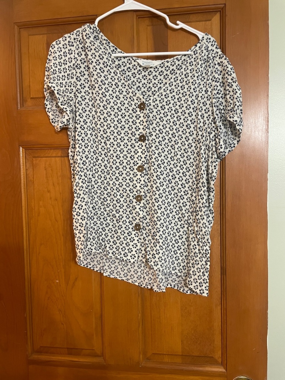 Market & Spruce White Short-Sleeve Button Front Top with Navy Print